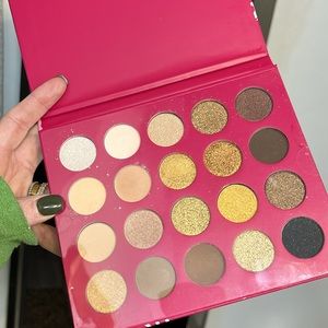 👁️💞Eye Adore You Eyeshadow Palette💞👁️
